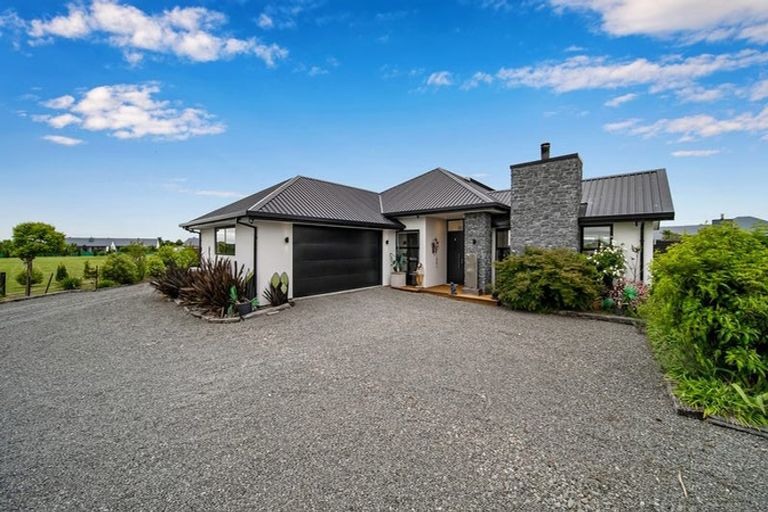 Photo of property in 11 Whitcombe Place, Darfield, 7571