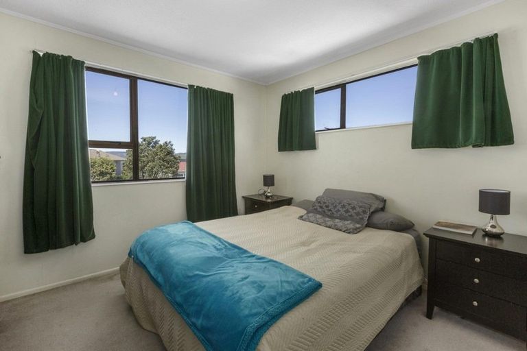 Photo of property in 27 Sombrero View, Ascot Park, Porirua, 5024