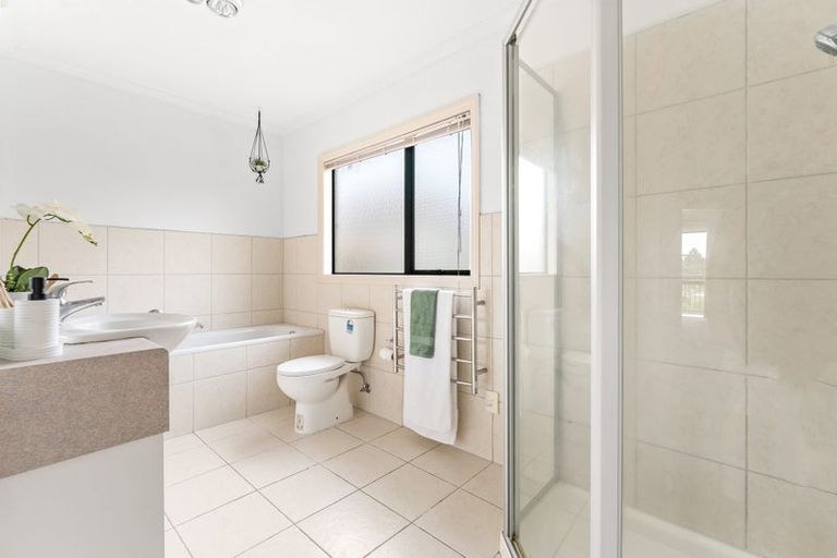 Photo of property in 42 Parkwood Crescent, Gulf Harbour, Whangaparaoa, 0930