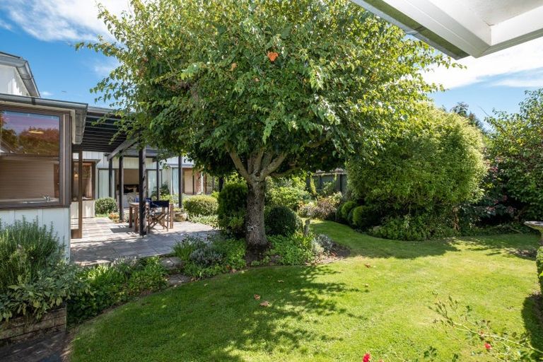 Photo of property in 3 Kopanga Road, Havelock North, 4130