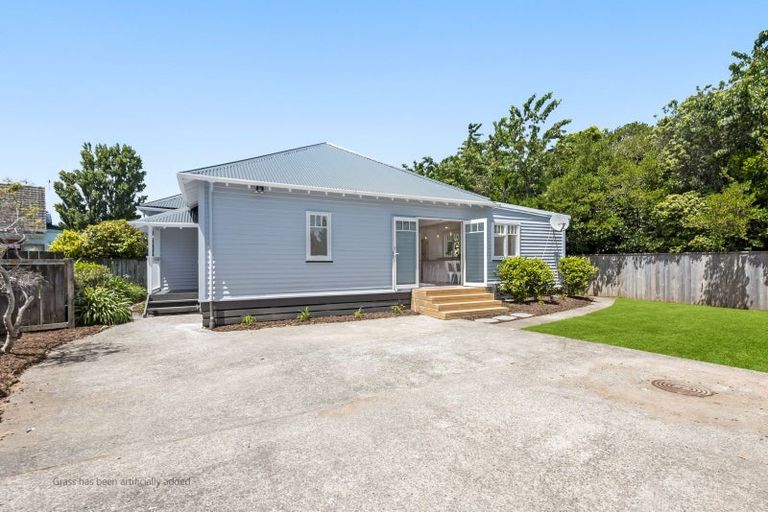Photo of property in 1-2/6a Pohutukawa Street, Woburn, Lower Hutt, 5010