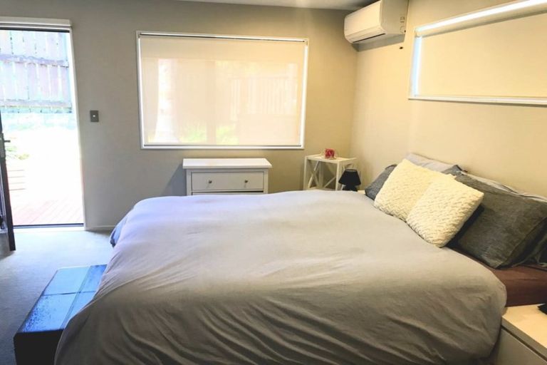 Photo of property in 39a Triangle Road, Massey, Auckland, 0614