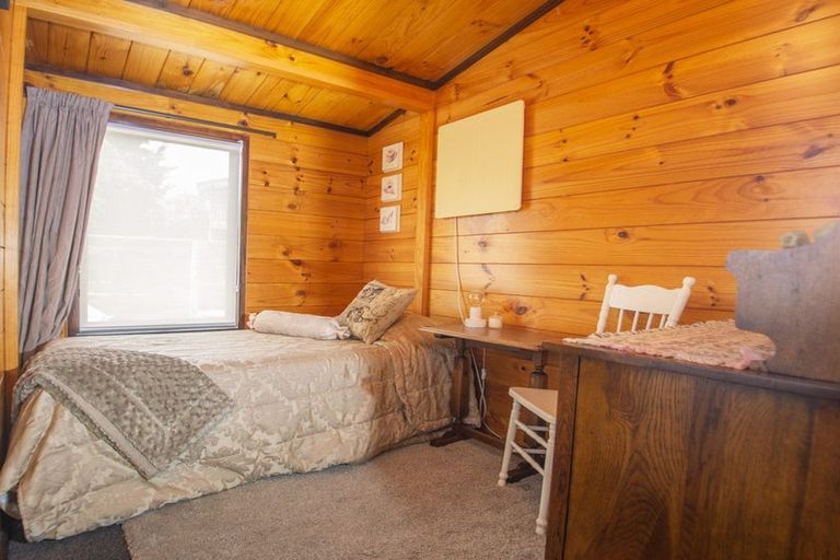 Photo of property in 15 Waitawa Place, Lynmore, Rotorua, 3010