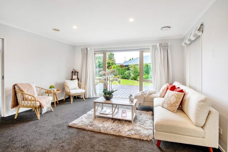 Photo of property in 10 Juliet Place, Rolleston, 7614