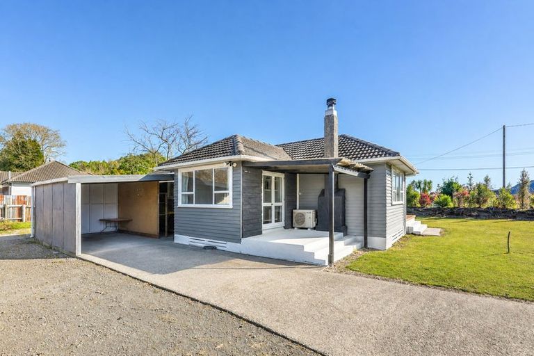 Photo of property in 2 Ngareta Road, Mourea, Rotorua, 3074