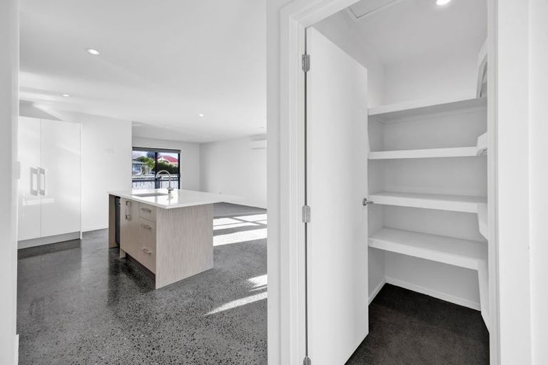 Photo of property in 8 Gladstone Street, Hawera, 4610