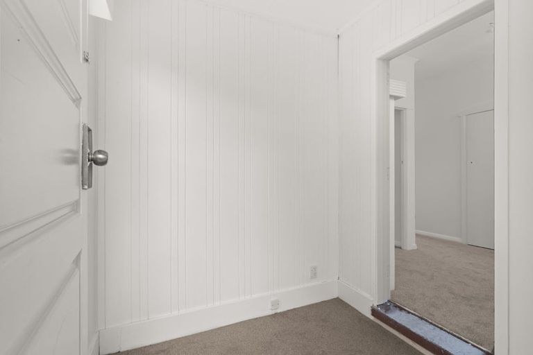 Photo of property in 38 Farrand Road, Kumeu, 0891