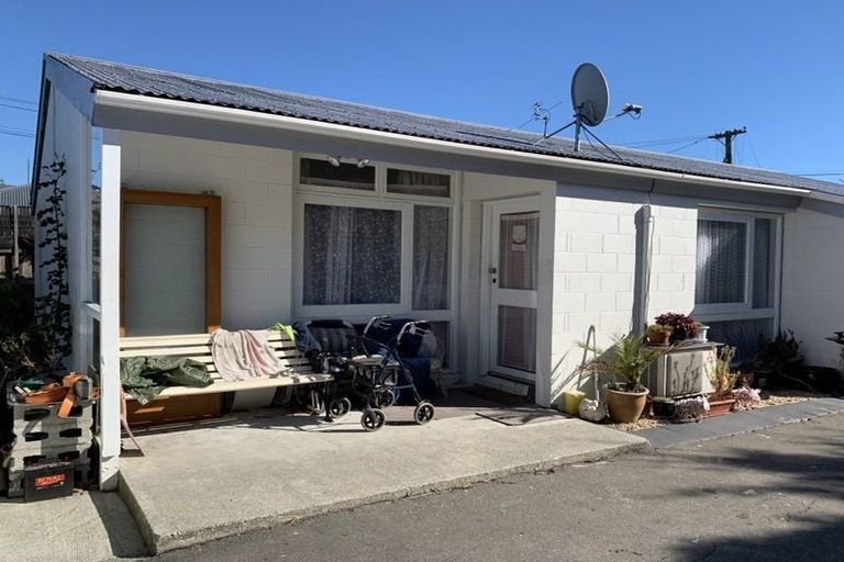 Photo of property in 2/12 Mcfaddens Road, St Albans, Christchurch, 8052