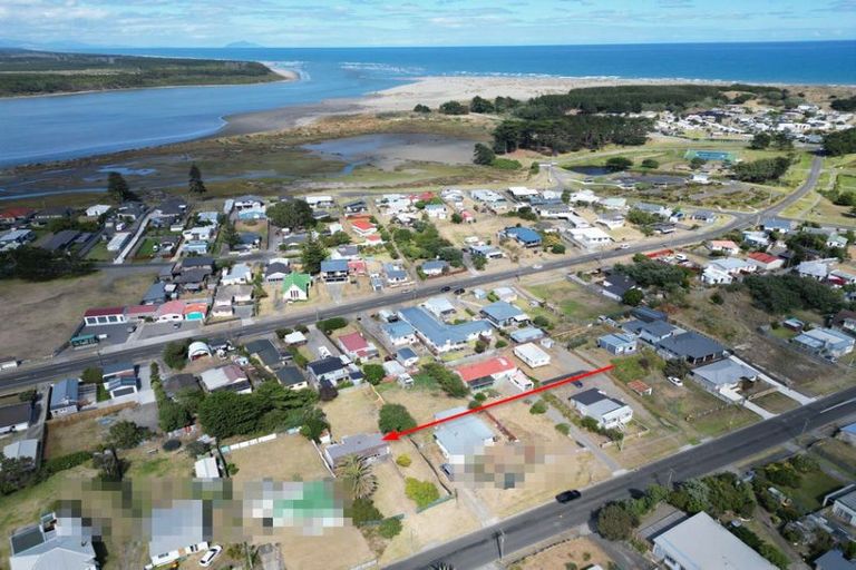 Photo of property in 40 Pratt Avenue, Foxton Beach, Foxton, 4815