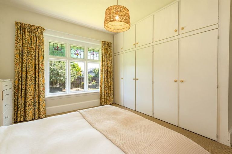 Photo of property in 2/128 Weston Road, St Albans, Christchurch, 8052