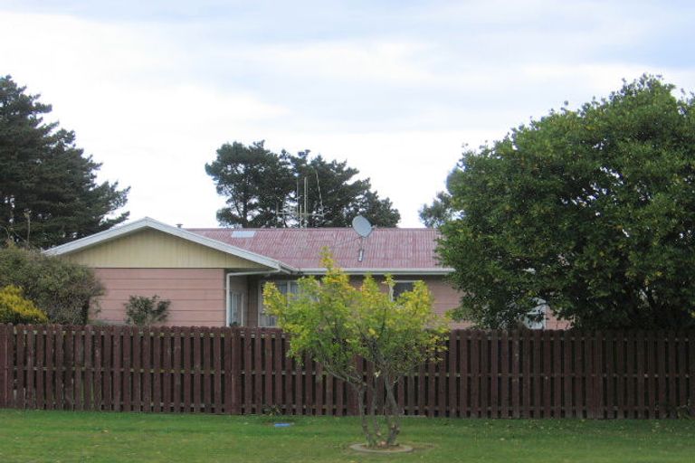 Photo of property in 76 Cook Street, Foxton, 4814