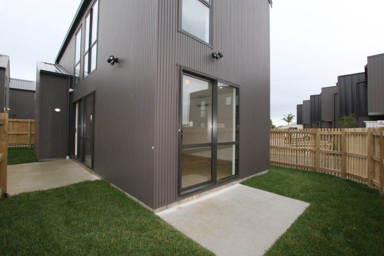 Photo of property in 2a Otaimako Place, Mangere, Auckland, 2022