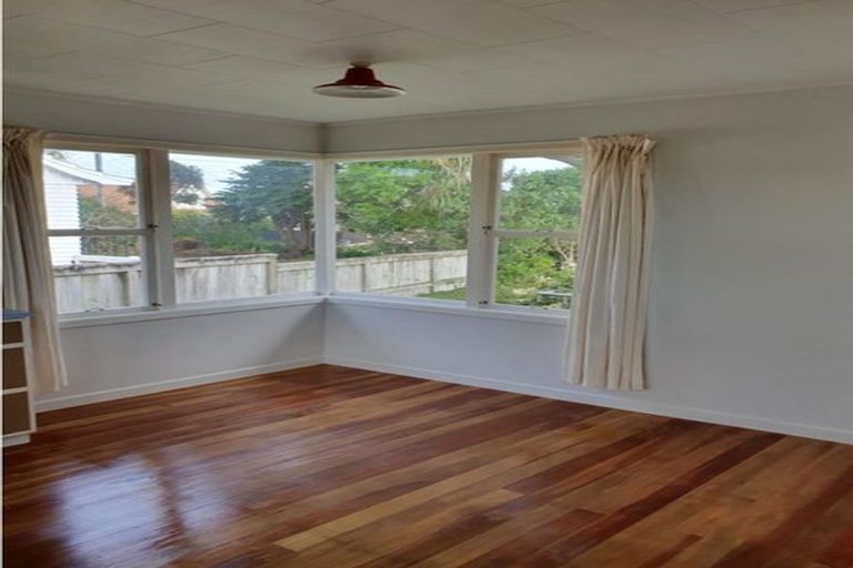 Photo of property in 217 Frankley Road, Frankleigh Park, New Plymouth, 4310