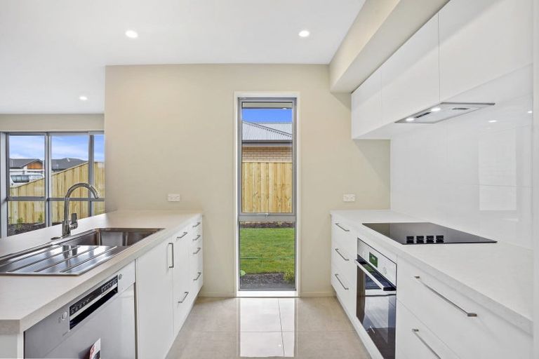 Photo of property in 73 Hilton Drive, Amberley, 7410