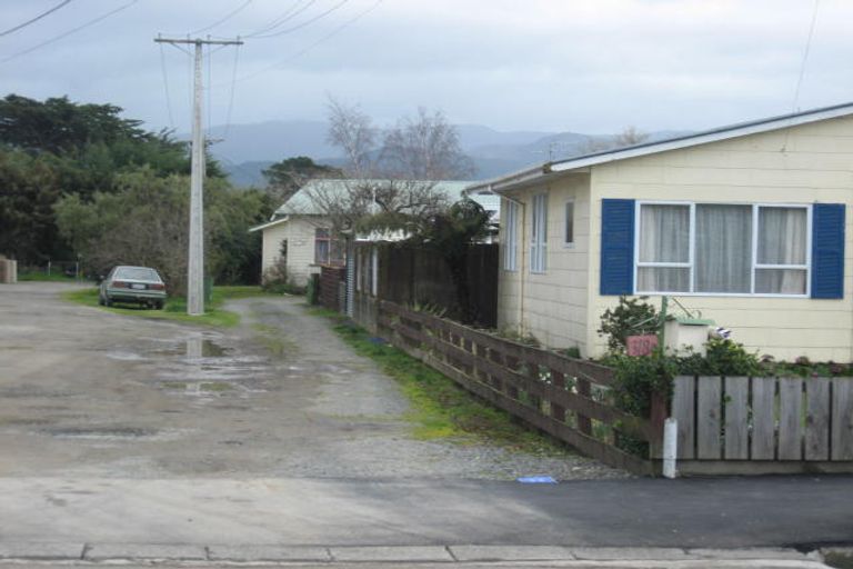 Photo of property in 318a High Street South, Carterton, 5713