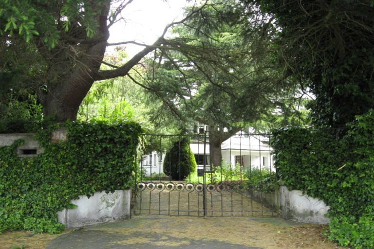 Photo of property in 213 Ilam Road, Ilam, Christchurch, 8041