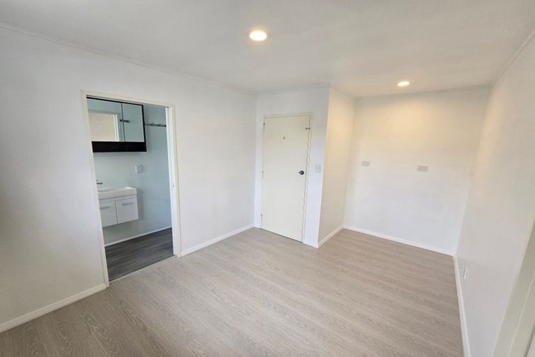 Photo of property in 4 Kiwi Road, Raumati Beach, Paraparaumu, 5032