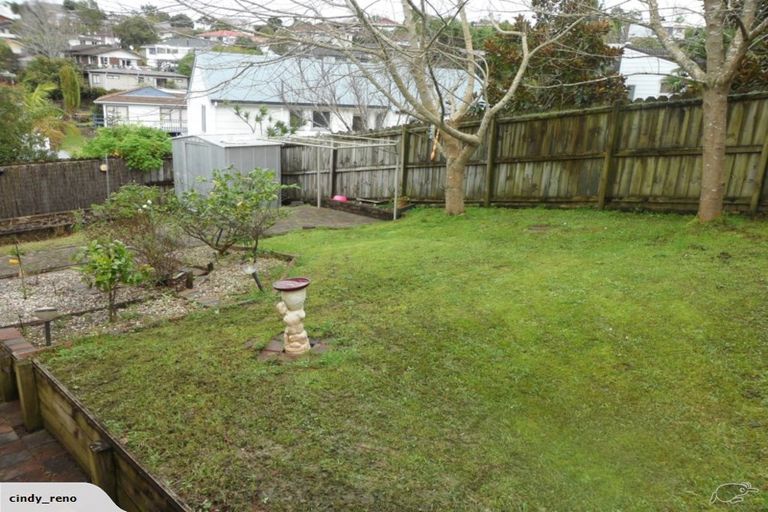 Photo of property in 8 Athena Drive, Totara Vale, Auckland, 0629