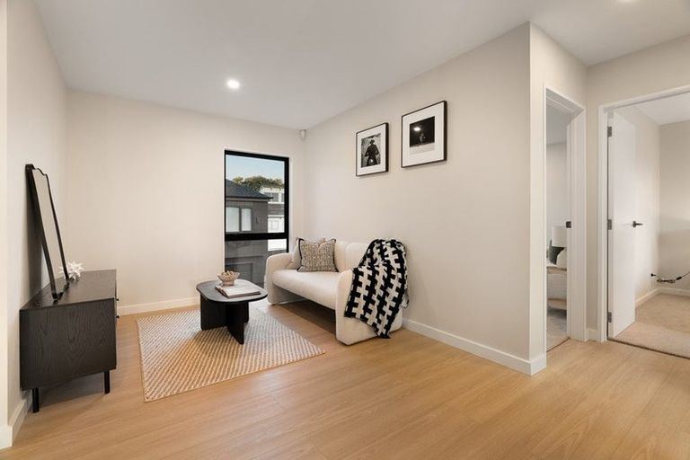 Photo of property in 2 Knights Close, Rothesay Bay, Auckland, 0630