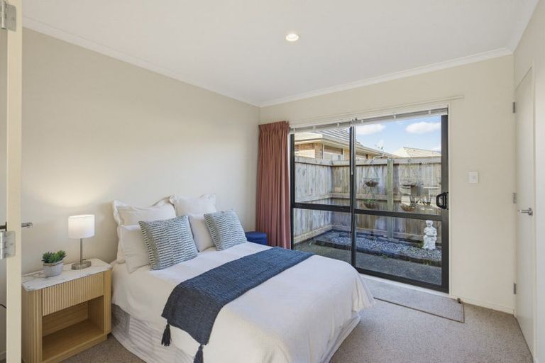Photo of property in Rangeview Villas, 9/9 Fuller Close, Levin, 5510