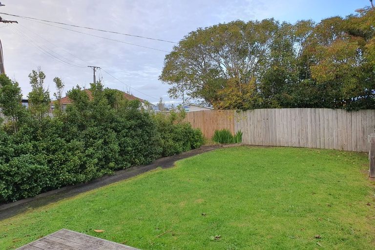 Photo of property in 1/1 Balmain Road, Birkenhead, Auckland, 0626