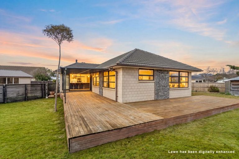 Photo of property in 13 Ontario Place, Wainoni, Christchurch, 8061