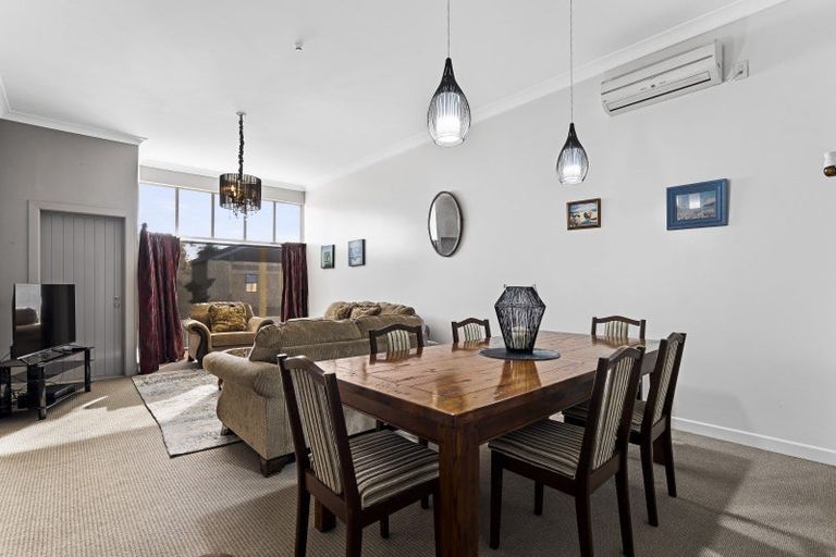 Photo of property in 129 Bridge Street, Eltham, 4322