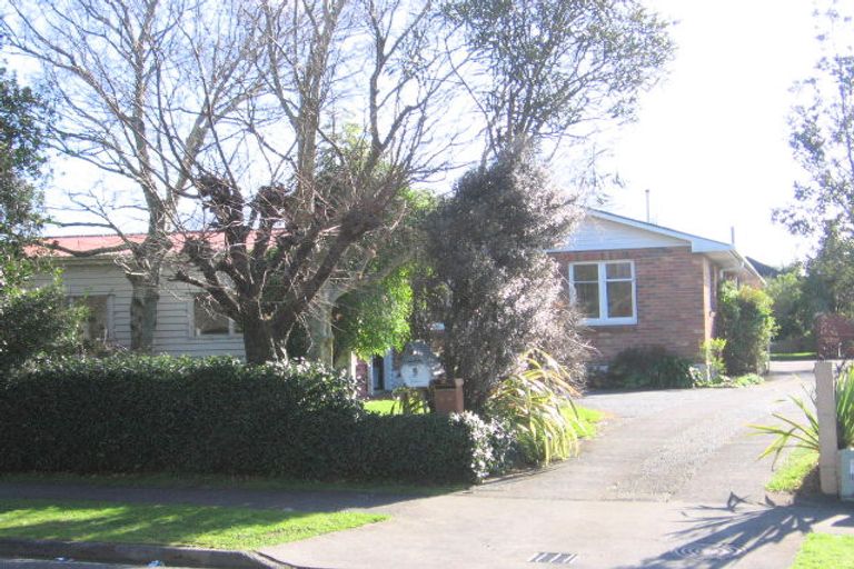 Photo of property in 6 Ashford Avenue, Hokowhitu, Palmerston North, 4410