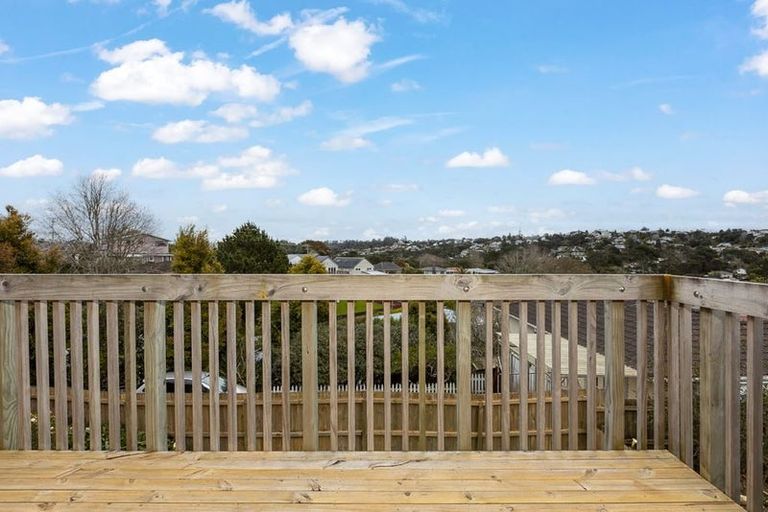 Photo of property in 1/12 Sunnyfield Crescent, Glenfield, Auckland, 0629