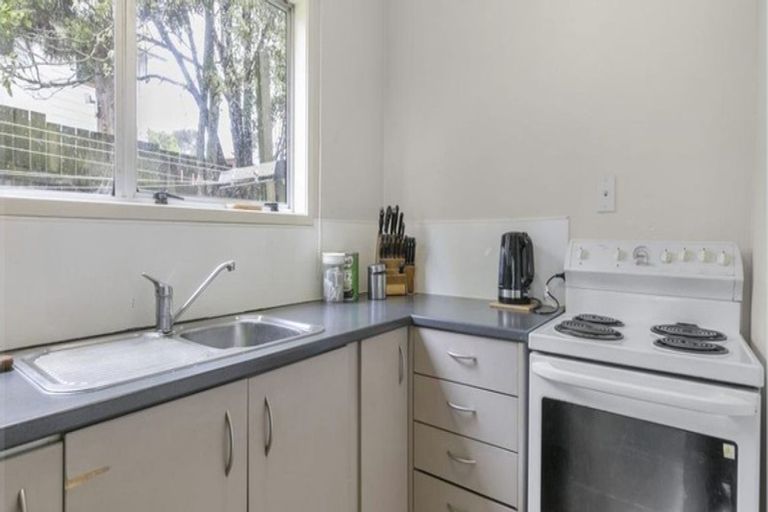 Photo of property in 99 Kemp Road, Massey, Auckland, 0614