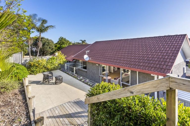 Photo of property in 15a Central Park Drive, Te Atatu South, Auckland, 0610