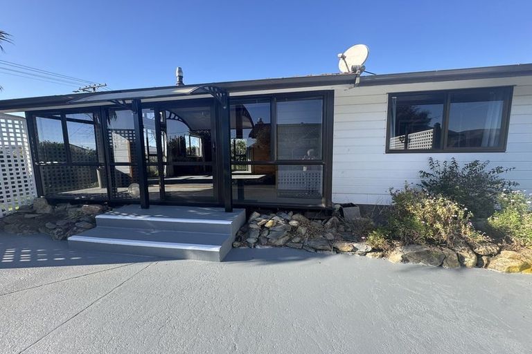 Photo of property in 1 Andrew Street, Waimate, 7924