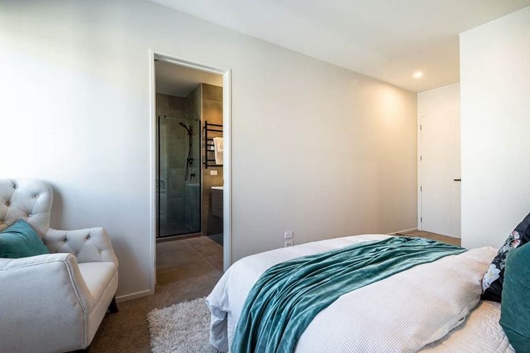 Photo of property in 20 Mina Way, Browns Bay, Auckland, 0630