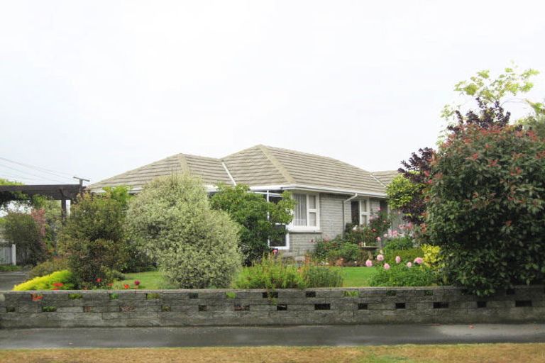 Photo of property in 10 Cheam Street, Dallington, Christchurch, 8061