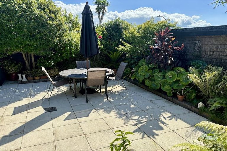 Photo of property in 3/2 Chilton Place, Howick, Auckland, 2014