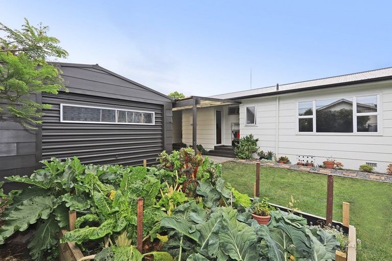 Photo of property in 15 Travis Street, Taradale, Napier, 4112