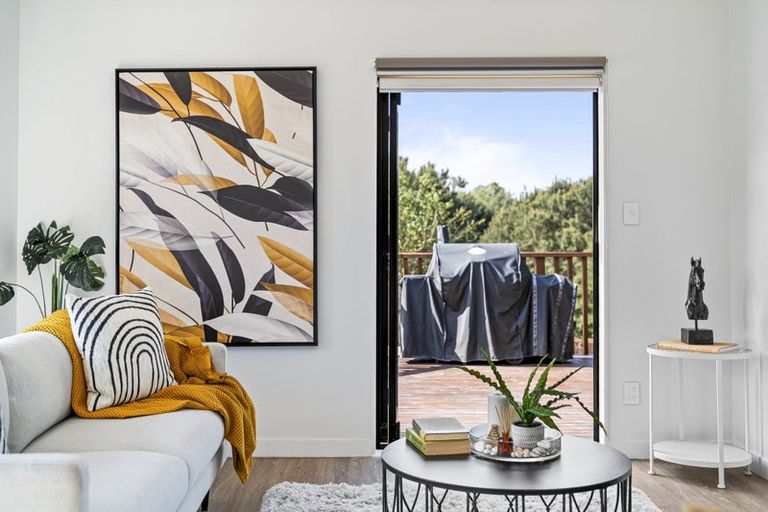 Photo of property in 10 Coubray Place, Botany Downs, Auckland, 2010