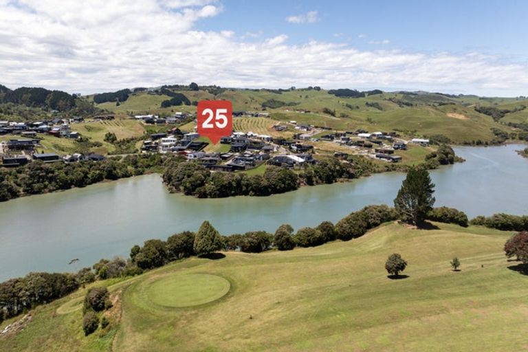 Photo of property in 25 Omahina Street, Raglan, 3225