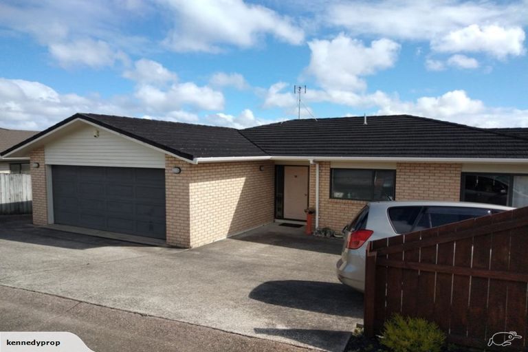 Photo of property in 16 Mackwell Road, Fairview Heights, Auckland, 0632