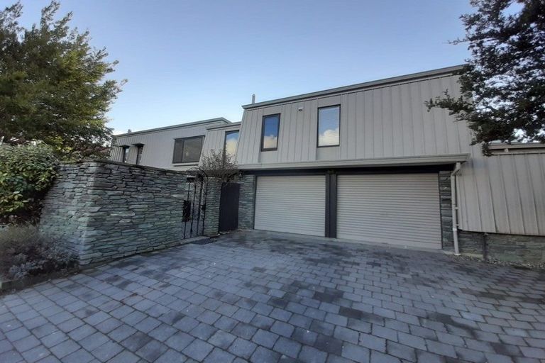 Photo of property in 64 Oregon Drive, Kelvin Heights, Queenstown, 9300