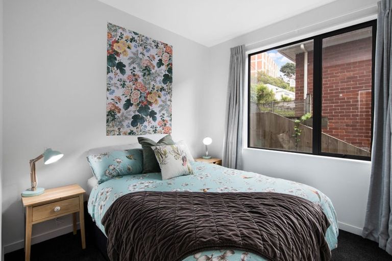 Photo of property in 1/18 Oriental Terrace, Oriental Bay, Wellington, 6011