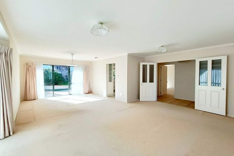Photo of property in 70 Bob Charles Drive, Golflands, Auckland, 2013