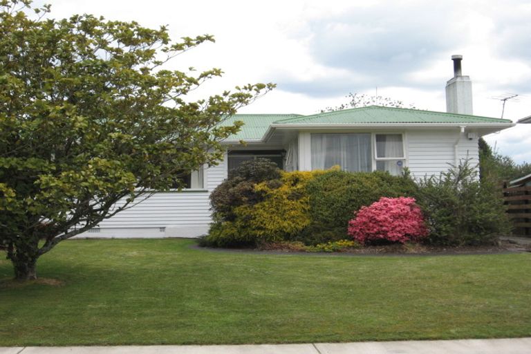 Photo of property in 6 Martin Street, Utuhina, Rotorua, 3015