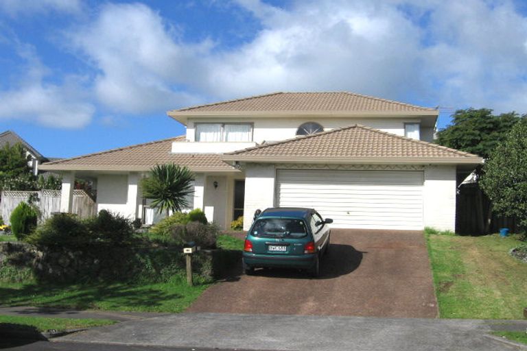 Photo of property in 114 Simmental Crescent, Somerville, Auckland, 2014