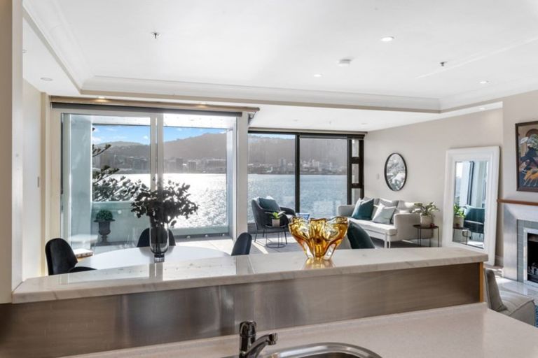 Photo of property in 10/318 Oriental Parade, Oriental Bay, Wellington, 6011