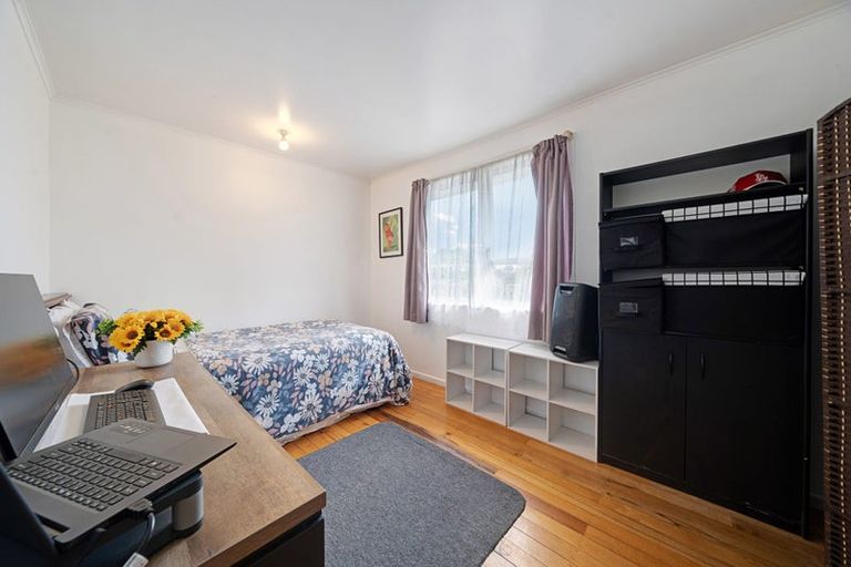 Photo of property in 58 Holbrook Street, Blockhouse Bay, Auckland, 0600