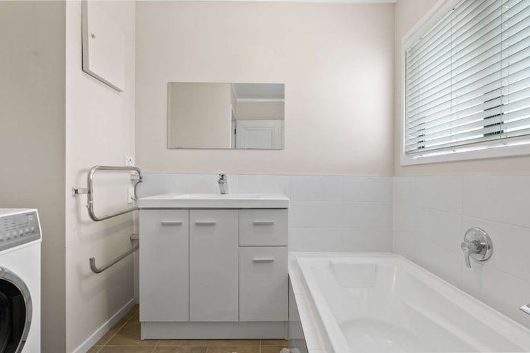 Photo of property in 2 Waitawa Place, Lynmore, Rotorua, 3010