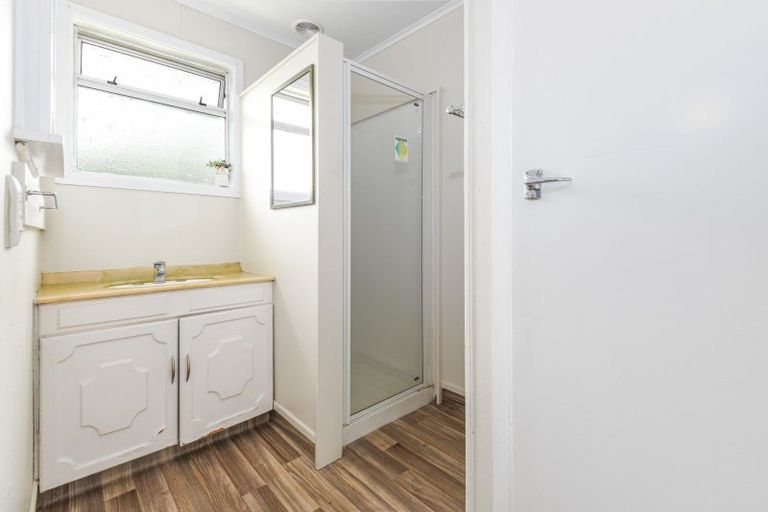 Photo of property in 33a Kawaha Point Road, Fairy Springs, Rotorua, 3015