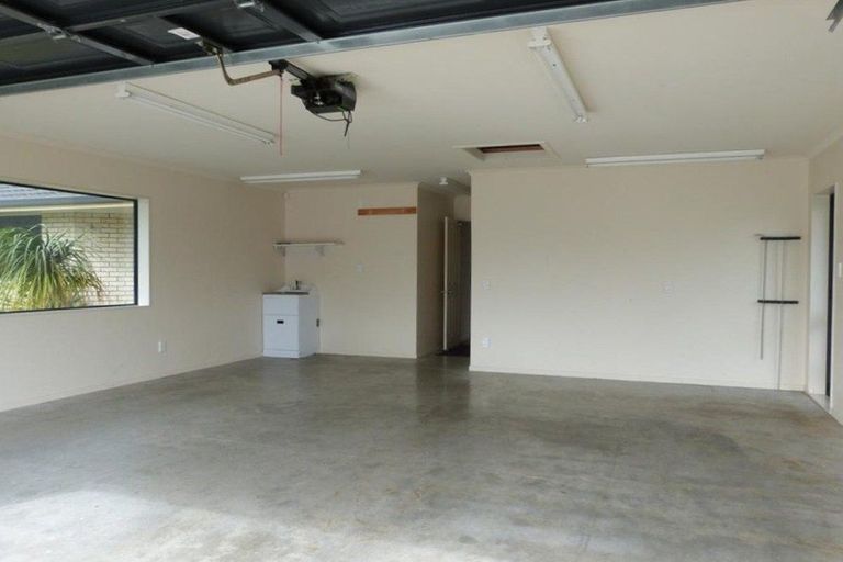 Photo of property in 75 Barbados Way, One Tree Point, 0118