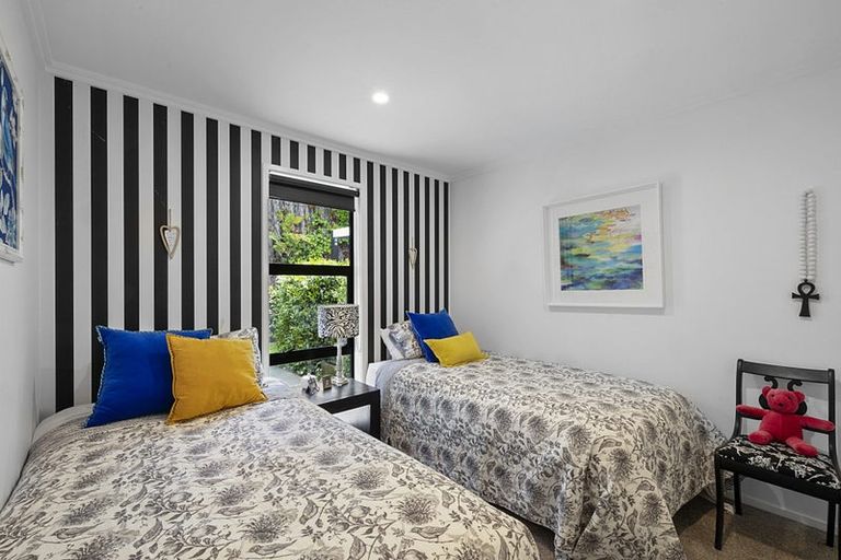 Photo of property in 3 Aderman Place, Hurworth, New Plymouth, 4310